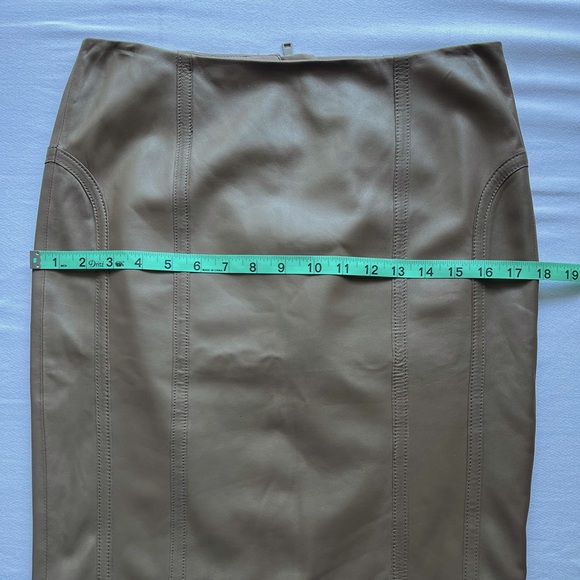 Etcetera Luxe Soft Leather Taupe Skirt - Picture 8 of 8